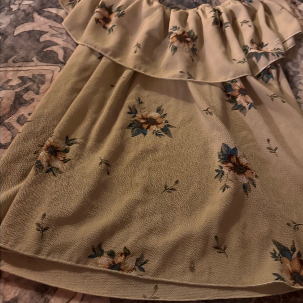 Floral Ruffle Off-Shoulder Top - Picture 3 of 7